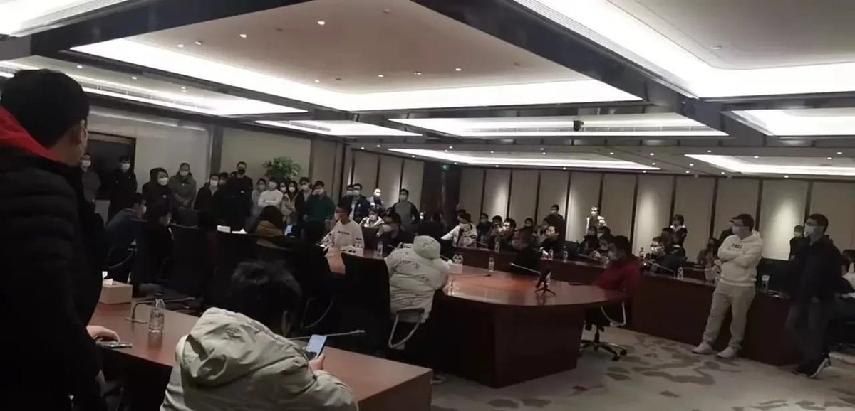 Gome workers negotiate in Beijing